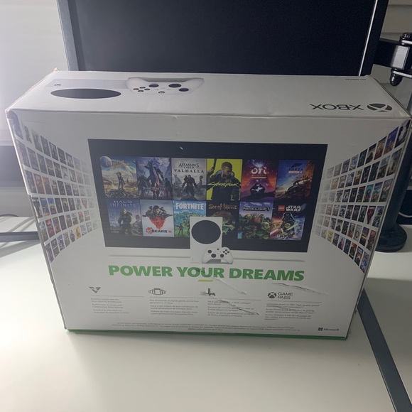 Microsoft Xbox Series S 512GB SSD White Console - Picture 7 of 8